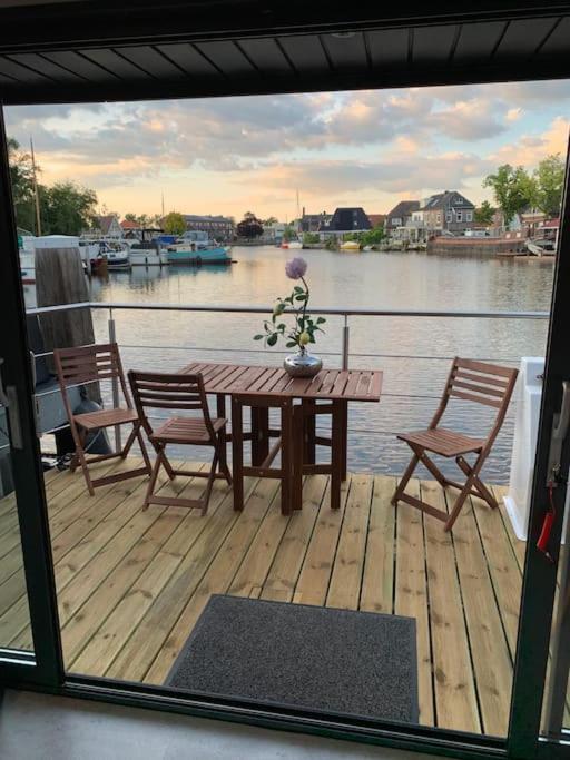 Unique New Houseboat Moored 4 Apartment ซวาร์ตส์เลส ภายนอก รูปภาพ