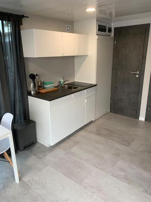 Unique New Houseboat Moored 4 Apartment ซวาร์ตส์เลส ภายนอก รูปภาพ